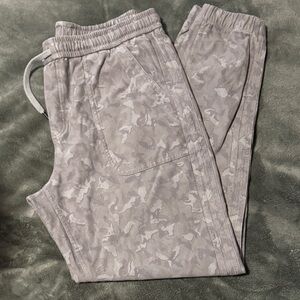 Athleta Camouflage Farralon Jogger Pants Size 12T